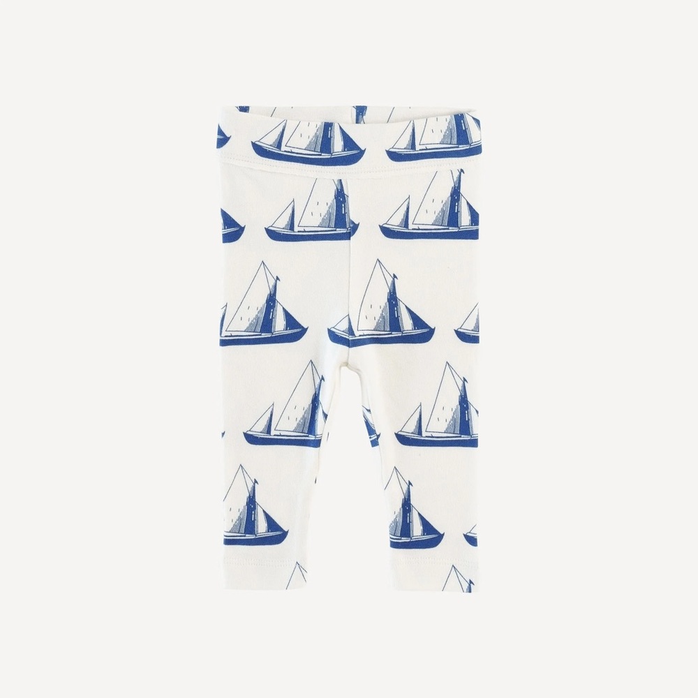 classic skinny legging | azure blue sailboat | organic cotton interlock
3-6m